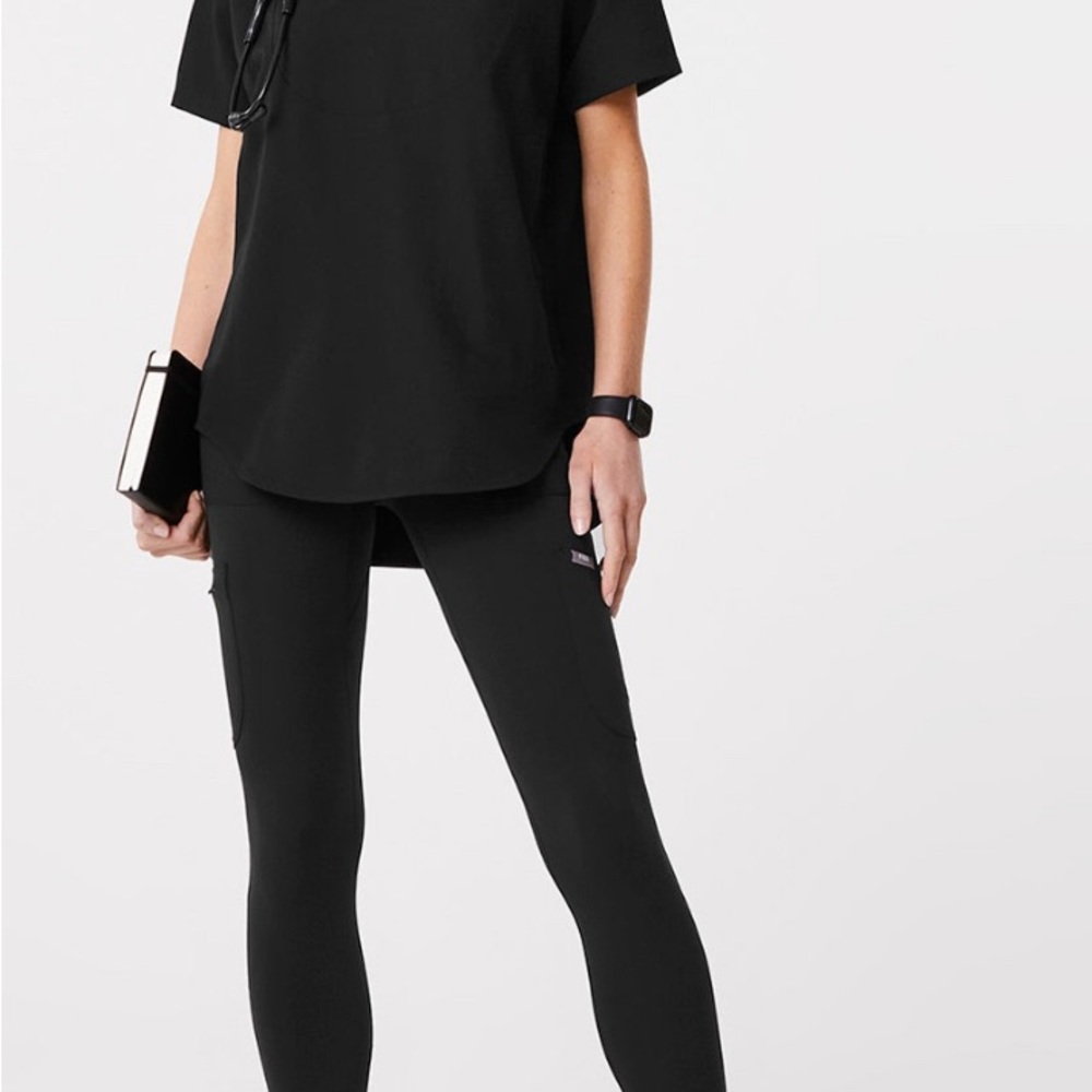 Women’s Figs scrubs